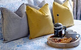 The Anchorage - Sea Views And Beach On Doorstep